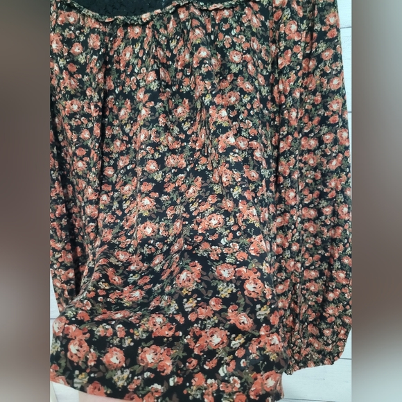 Nwt Maurices long sleeve floral print  blouse With Lace Details  size S - Picture 9 of 12